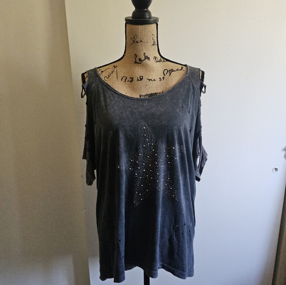 Shredded And Distressed Top With Star Graphic From London